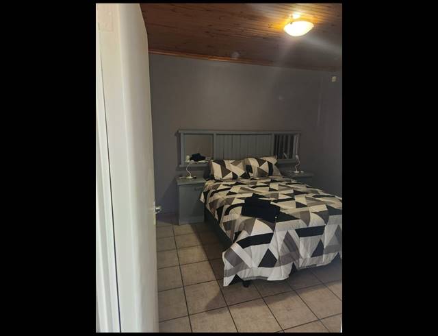 2 BEDROOM APARTMENT FOR SALE IN JEFFREYS BAY CENTRAL